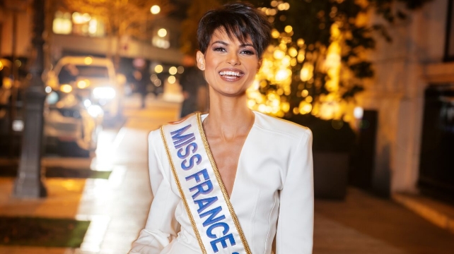EXCLU - Miss France 2024 : Gala a rencontré les parents d'Eve Gilles, 'elle a son caractère'
